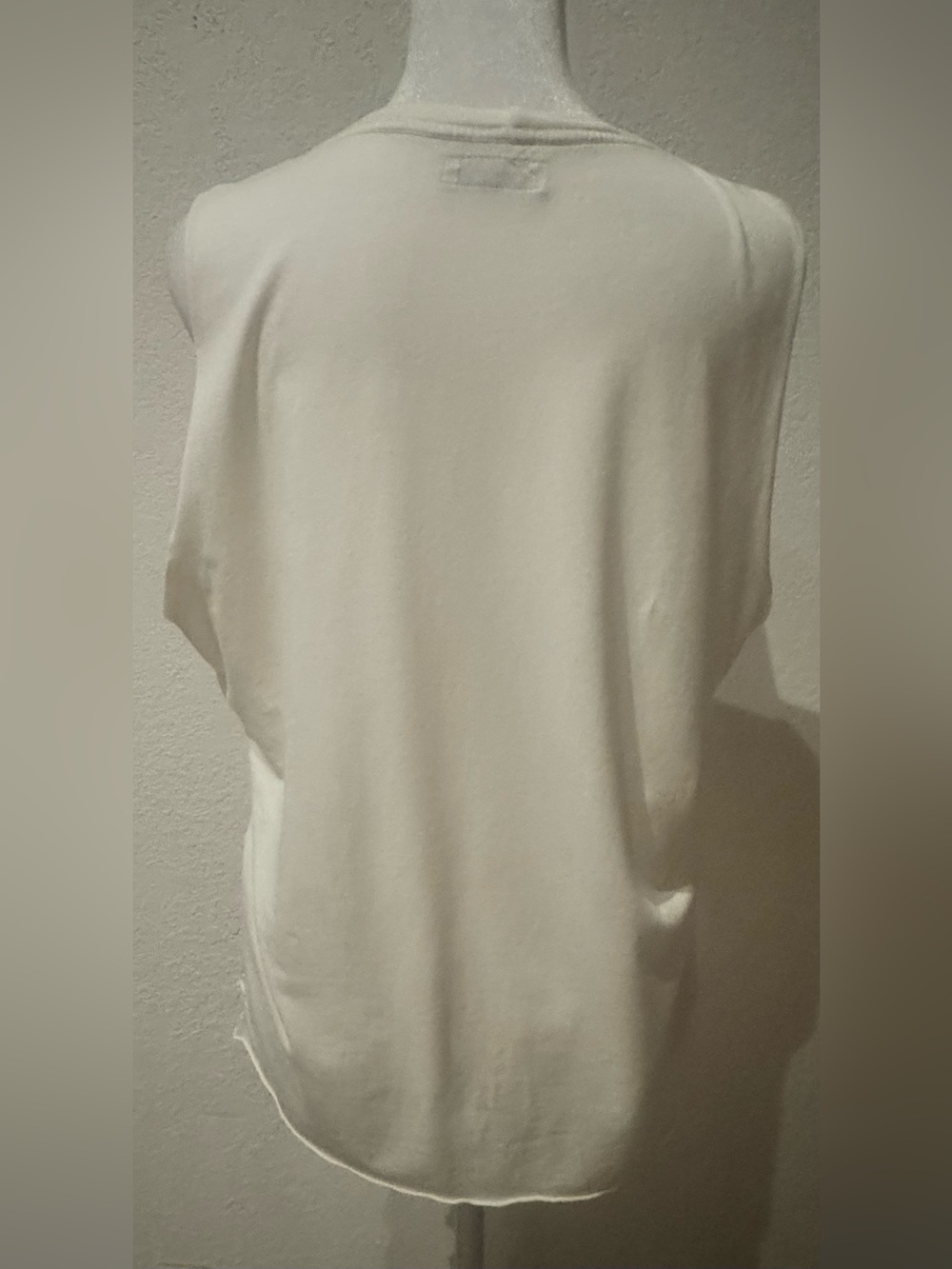 Lauren Moshi Kel ivory sleeveless top with intricate boho style cow skull print - Picture 4 of 8